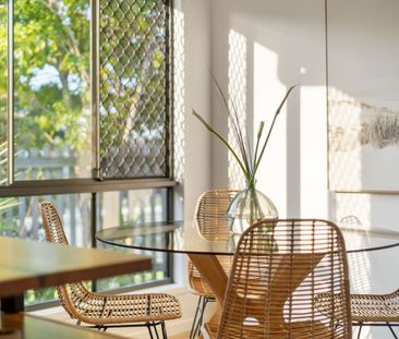 Modern Single-Level Duplex in Prestigious Salzburg Mews Estate - Photo 5