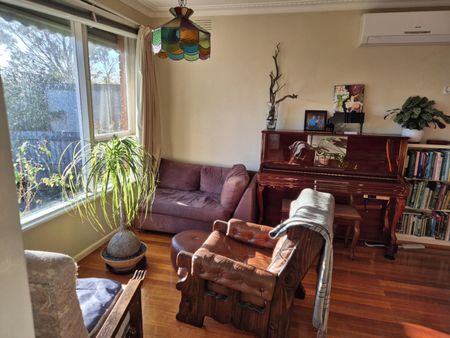 Mount Waverley - Photo 2