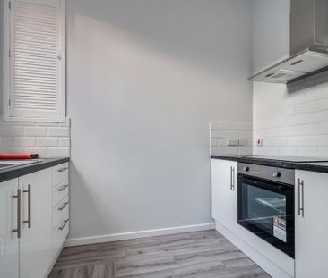Flat 4, 11 Camden Street, Belfast, BT9 6AT - Photo 2