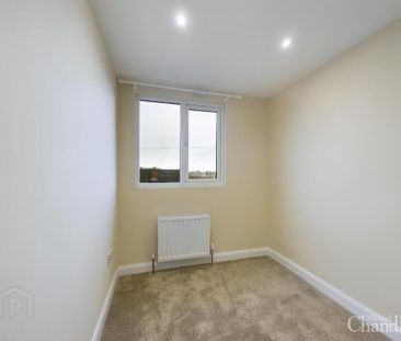 6 Glennor Crescent Carryduff, Belfast, BT8 8JF - Photo 3