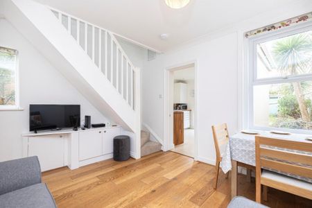 2 bedroom semi-detached house to rent - Photo 2