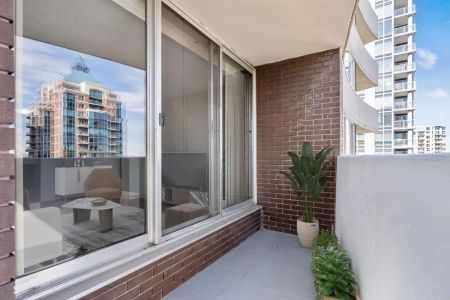 Vista Tower — 1 Bedroom available at 912 6th Avenue SW, Calgary - Photo 2