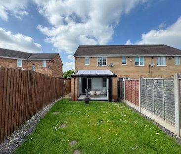 2 bedroom end of terrace house to rent - Photo 1