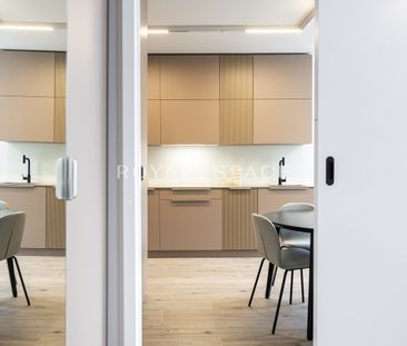 Eleganckie mieszkanie z 2 miejscami parkingowymi - Photo 4