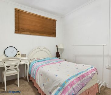 Wouldn't it be great to park the car at home and take a short strol... - Photo 3