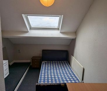 1 bedroom in a house share to rent - Photo 4