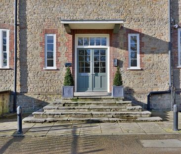 Dodsley Lane, Easebourne, Midhurst, West Sussex, GU29 - Photo 3