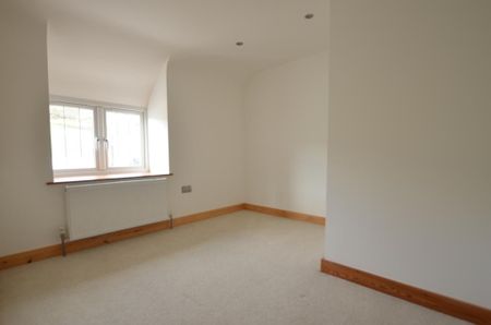 4 bedroom detached house to rent - Photo 5
