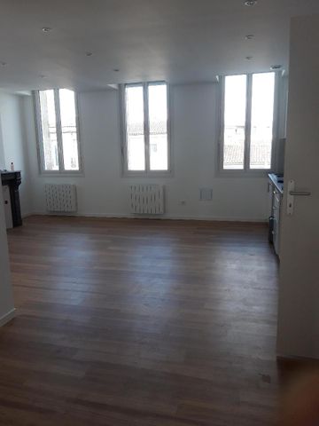 Location Appartement 4 pièces 76m² BORDEAUX 33800 - Photo 2