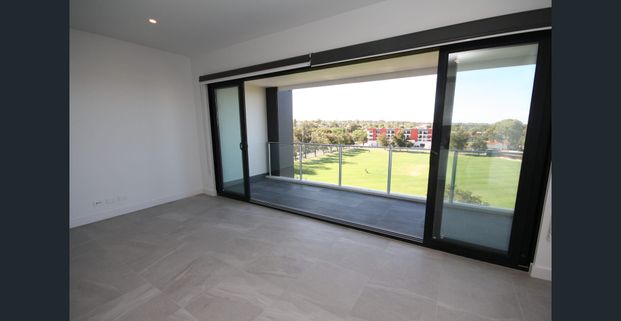 MODERN 2 BR OPEN PLAN APARTMENT WITH AMAZING VIEWS AND HUGE BALCONY - Photo 1