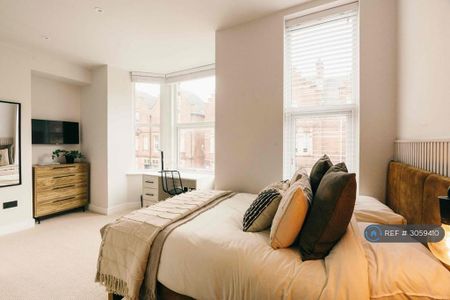 6 bedroom terraced house to rent - Photo 2