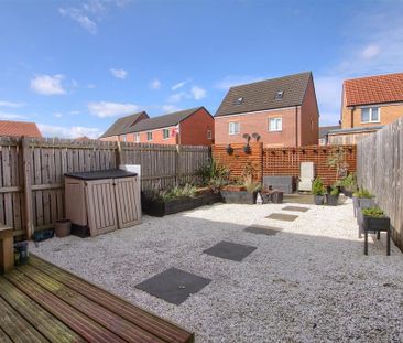 3 bedroom semi-detached house to rent - Photo 3