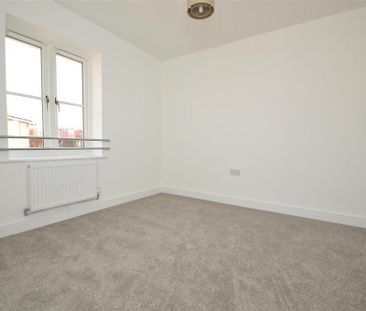 3 bedroom detached house to rent - Photo 5