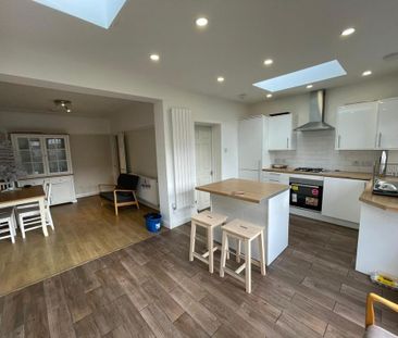 1 bedroom in a house share to rent - Photo 5