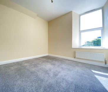 2 bedroom ground floor maisonette to rent - Photo 3