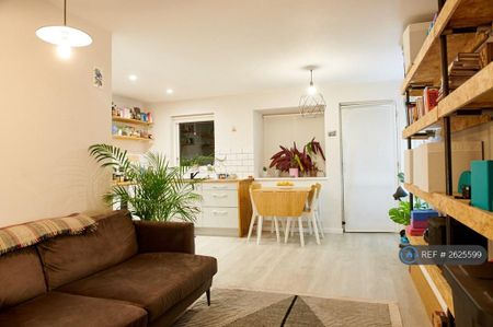 1 bedroom flat to rent - Photo 3