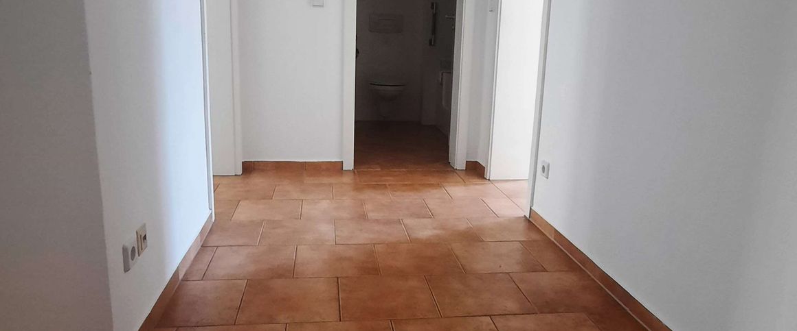 +++ 2 Zimmer Wohnung mit Balkon, Badewanne mit Tür +++ - Foto 1