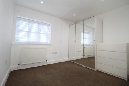 1 Bedroom Apartment To Let - Photo 3