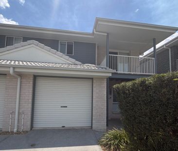 FOR RENT - MODERN 3-BEDROOM TOWNHOUSE - Photo 2