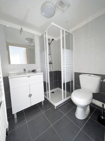 Location Appartement 2 pièces 31m² ONET LE CHATEAU 12850 - Photo 4