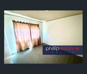 GROUND FLOOR UNIT... - Photo 2