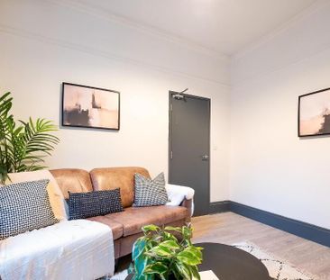 Room 1, 66 Willowbank Gardens, Belfast, BT15 5AJ - Photo 1