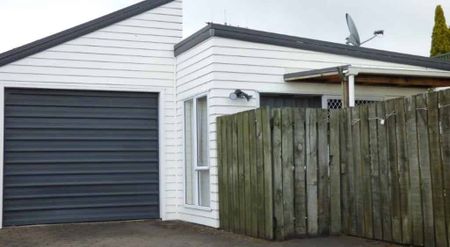 3-Bedroom 2-Bathroom Family Home in Nukuhau - Photo 3