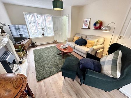 3 bedroom semi-detached house to rent - Photo 2