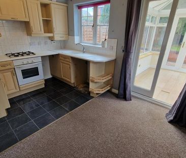 2 bedroom semi-detached house to rent - Photo 6