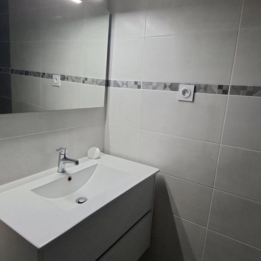 Appartement à louer 3 pièces • Carros - Photo 1