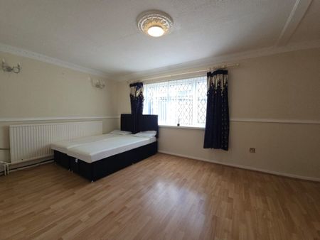 Pentland Road, SL2, Slough - Photo 2