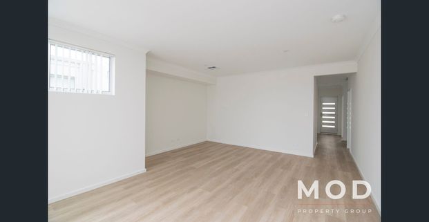 BRAND NEW 3 x 2 KARDINYA HOME IN GREAT LOCATION - Photo 1