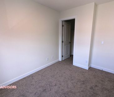 GREAT 2 BED, 2.5 BATH, 2 STOREY TOWNHOUSE W/AN ATTACHED SINGLE GARA... - Photo 2
