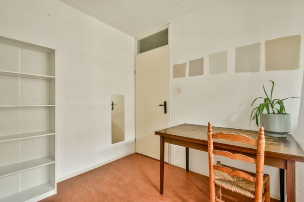 Appartement te huur: Van Oldenbarneveldtplein 19-A 1052 JL Amsterdam - Foto 1