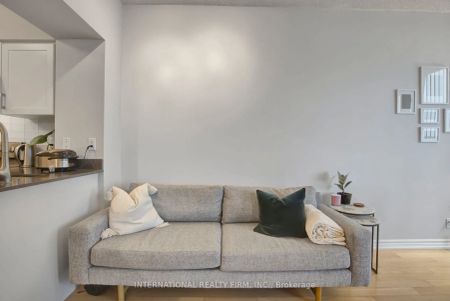 230 Queens Quay W #1617 - Photo 4