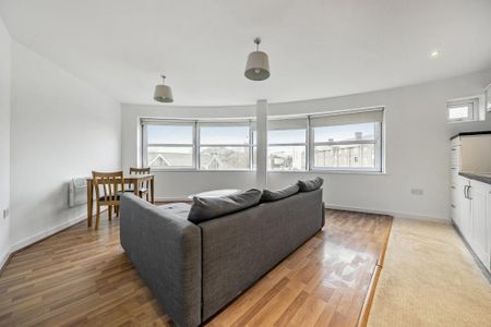 1 bedroom flat to rent - Photo 2