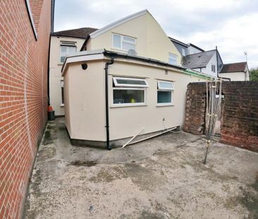 4 bedroom terraced house to rent - Photo 2