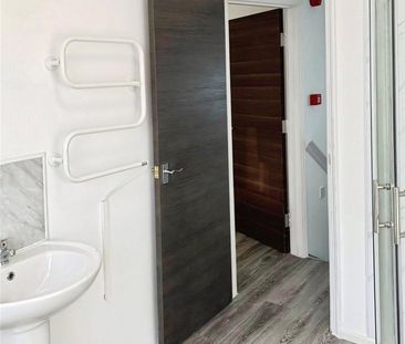 Manchester Road, Huddersfield, HD1 - Photo 5