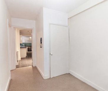 1 bedroom ground floor flat to rent - Photo 2