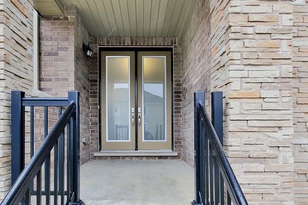 For Lease - 47 Sparks Street, Aurora, Ontario - Photo 1