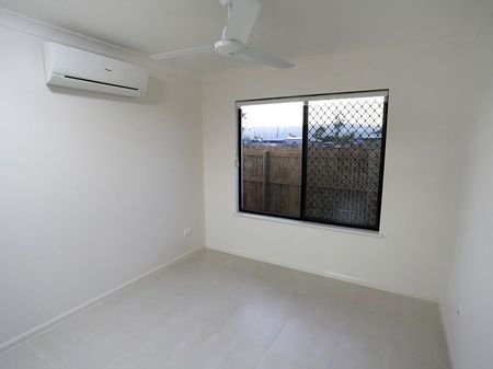 17 Yass Circuit, Kelso QLD 4815 - House For Rent | Domain - Photo 2