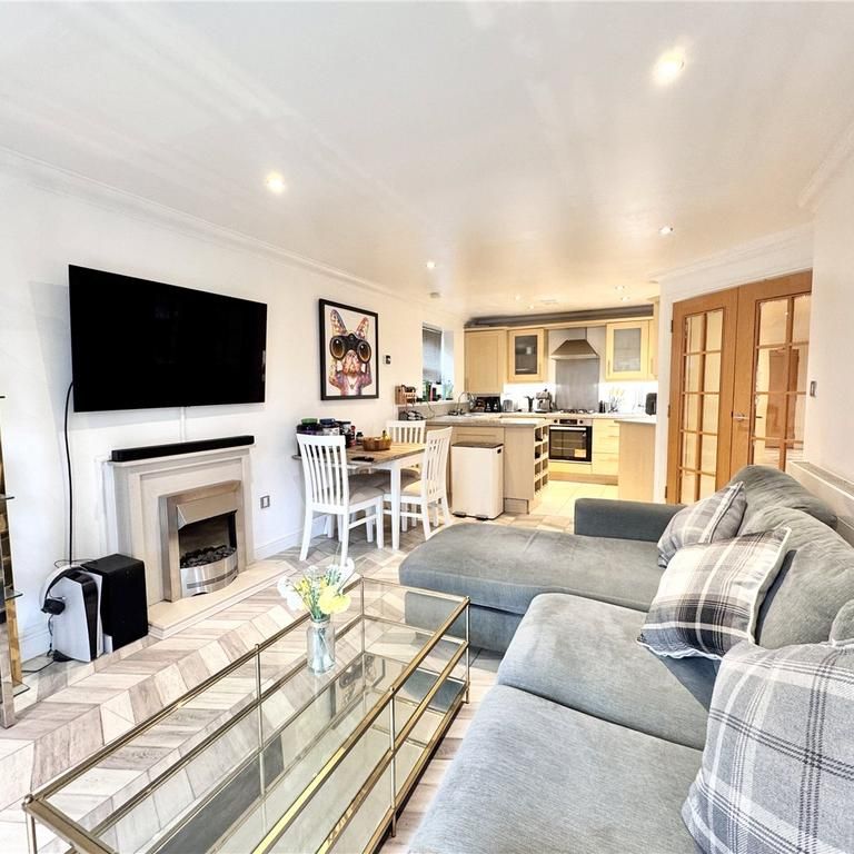 2 bedroom apartment to rent - Photo 1