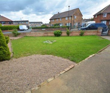 3 bedroom semi-detached house to rent - Photo 2