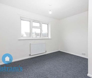 The Glade, Clifton, NG11 - Photo 2