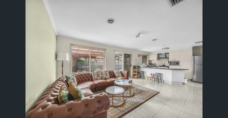 Stylish 4 Bedroom Family Retreat - Photo 3