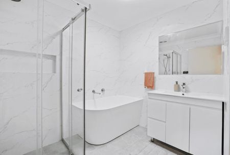 Beautifully Presented Single-Level Family Home in a Prime School Catchment - Photo 5