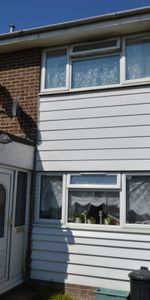 Clark Way, 1st Floor Flat, Hounslow, TW5 9EG - Photo 4