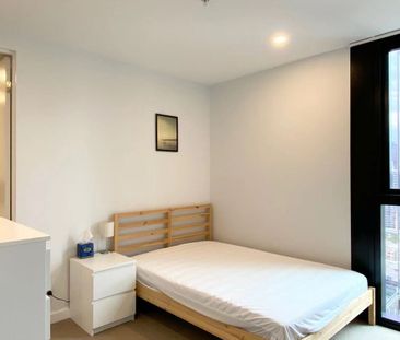 Fully furnished 2B2b plus study apartment in highly sought-after Avant - Photo 3