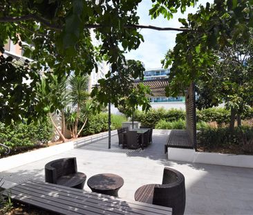 2 BEDROOM APARTMENT IN DISCOVERY POINT - Photo 1