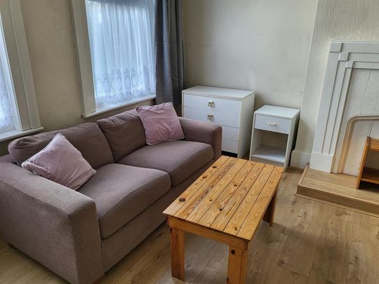 House share to rent - Photo 1